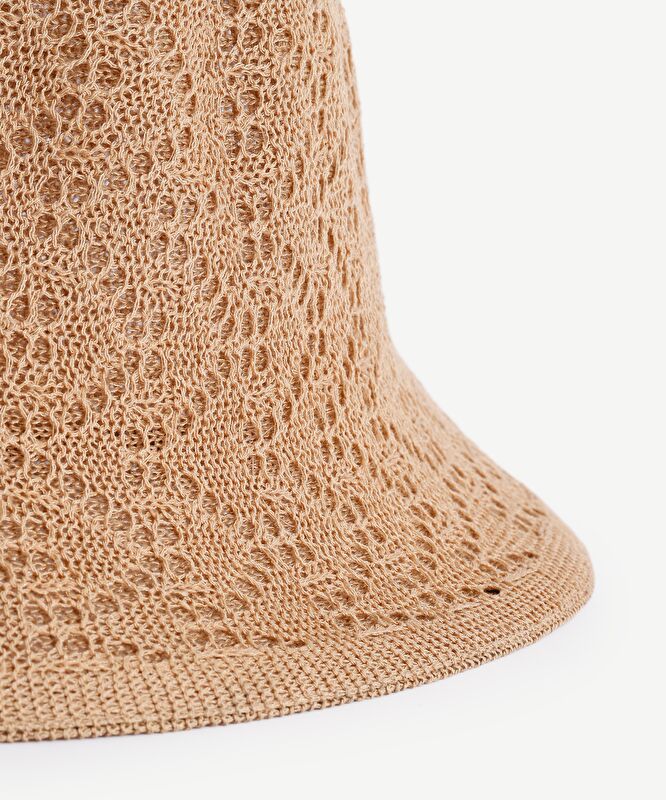 Dantel Dokulu Şapka