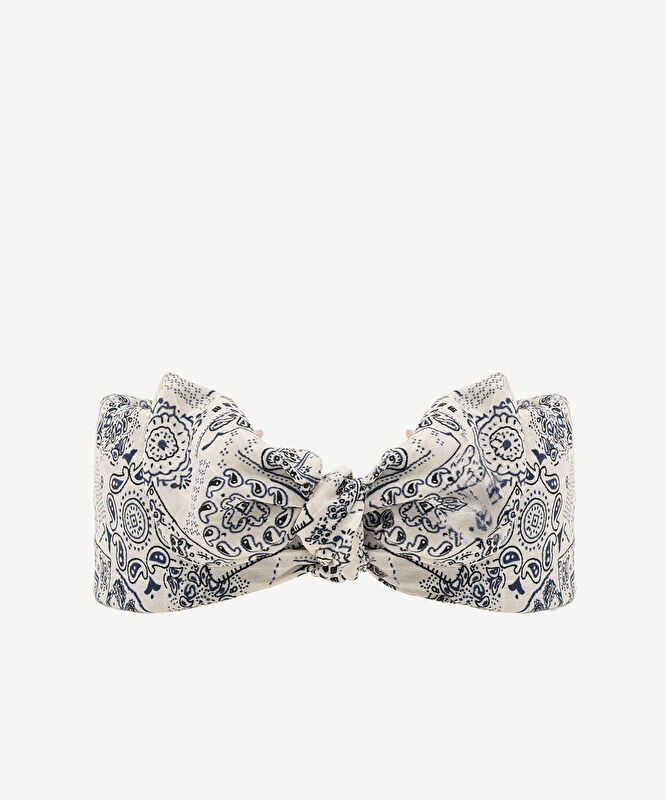 Kurdele Detaylı Taç