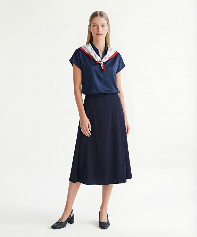 Geniş Polo Yaka Kısa Kol T-shirt