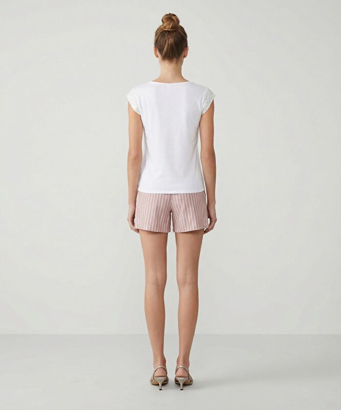 Regular V Yaka Kısa Kol T-shirt