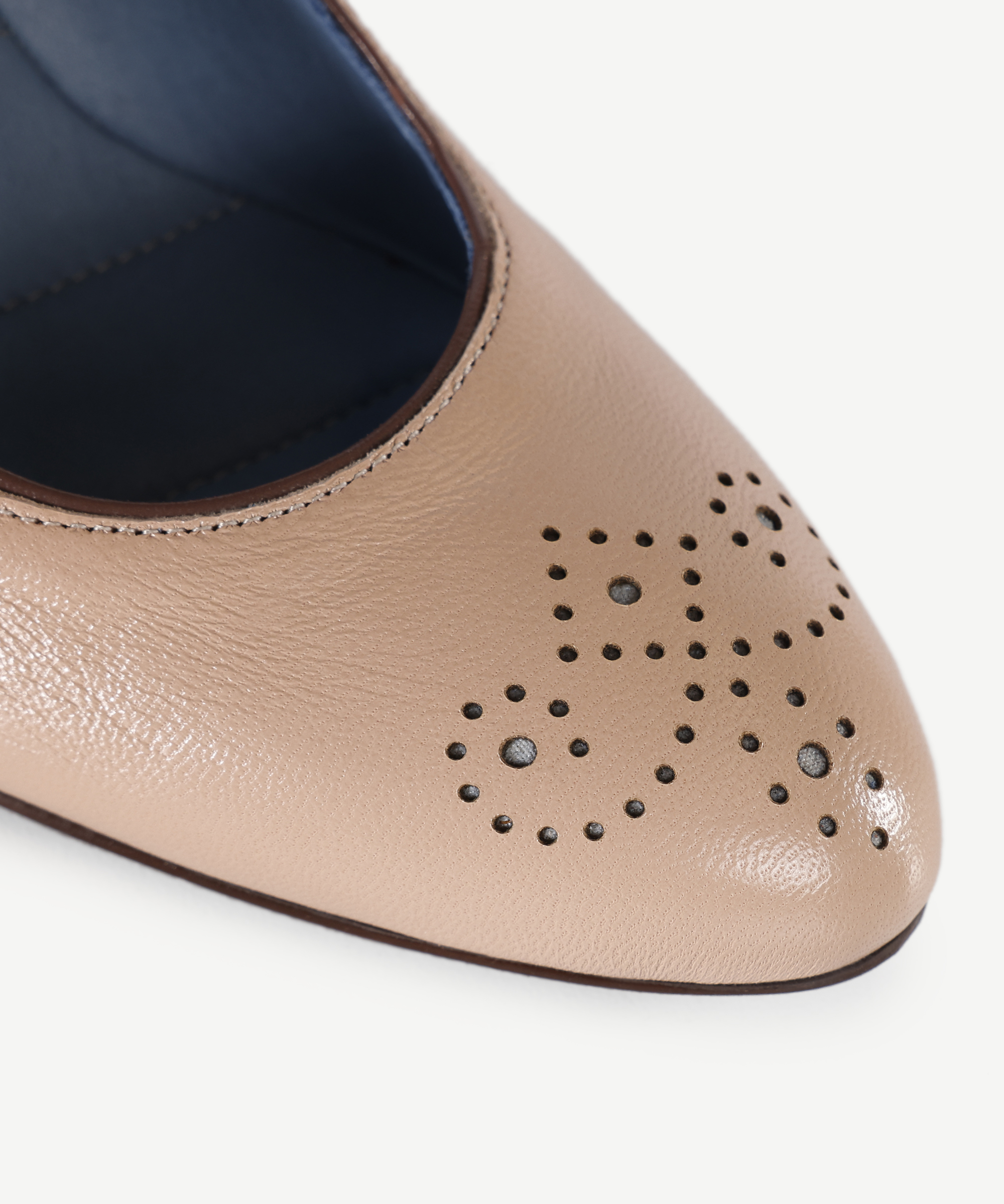 Yargıcı Bej Özel Üretim Yumuşak Deri Topuklu Ayakkabı